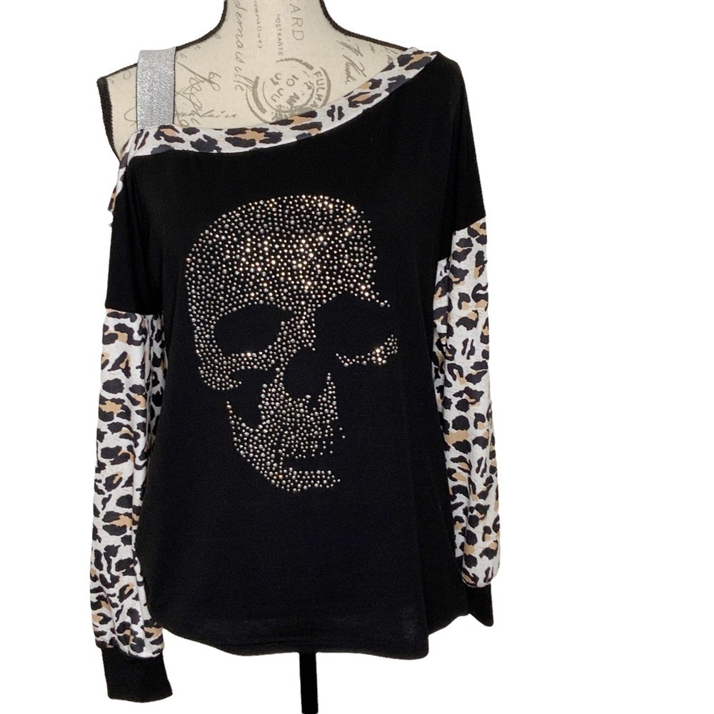 SHEILAY black off the shoulder blouse. Sequined strap. Animal print. Size S - Picture 2 of 8
